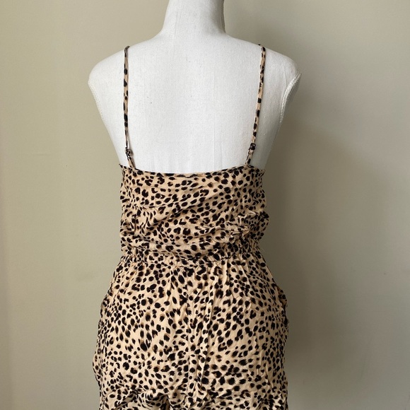 H&M Leopard Romper - Picture 2 of 4